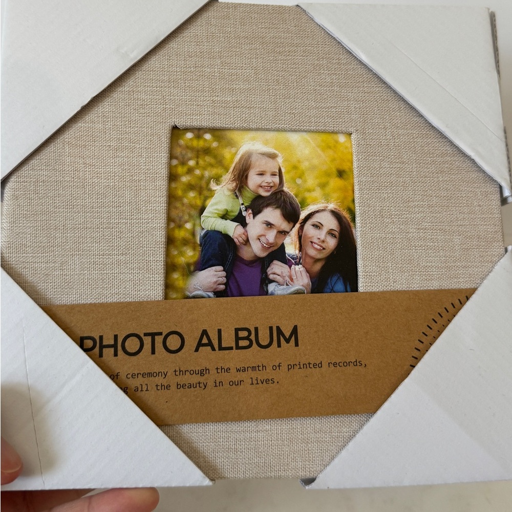 NEW Photo Album 20 sheets includes a pen photo sizes: 4x6 and 3x2.